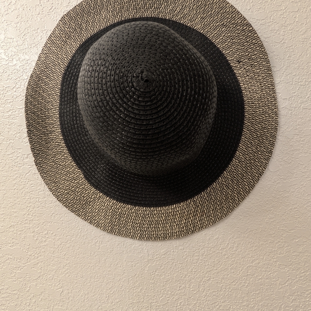 Time and Tru Black and Tan Wide Brim Hat - Picture 2 of 7